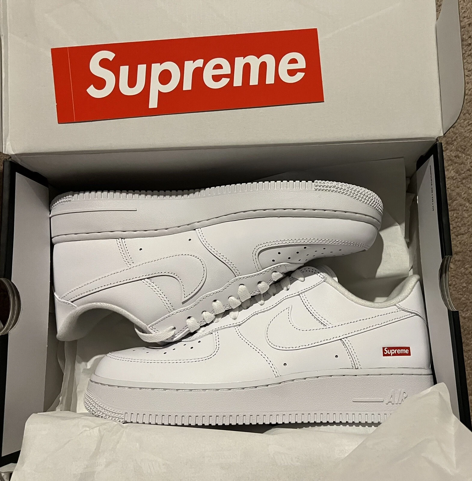 Nike Supreme Air Force 1 blanc bas homme taille 9 neuf à la main