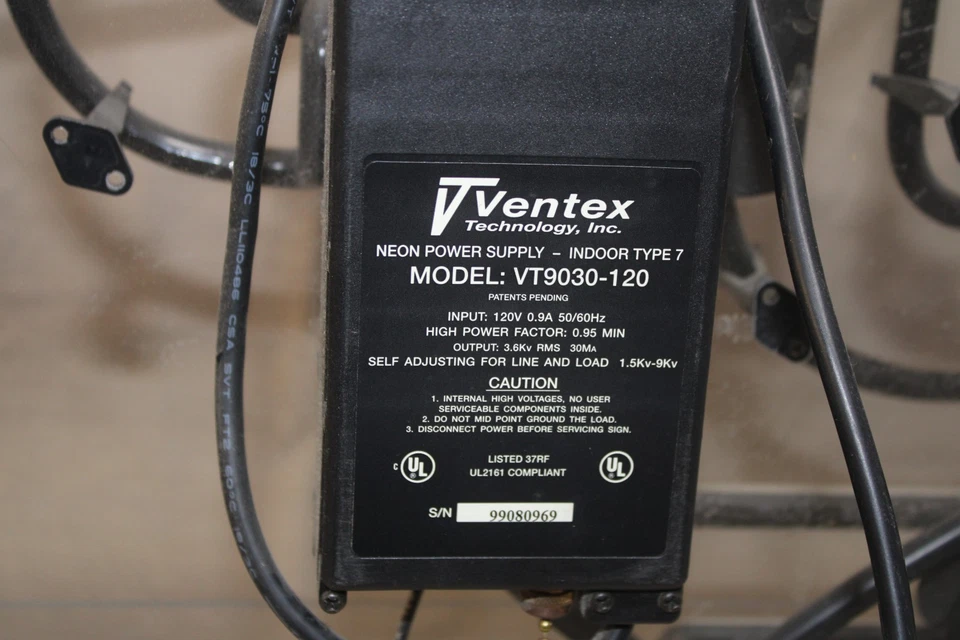 Letrero de neón de salida de envío autorizado UPS - 30"x20"x5" - Interruptor de cadena de tracción Foto 4 de 4
