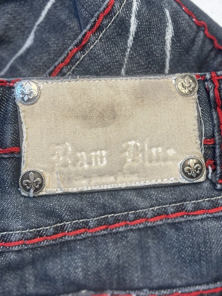 Pantalones de mezclilla azul crudo para hombre 30 Fluer De Lis Y2K costura corte bota adorno solapa bolsillo Foto 4 de 4