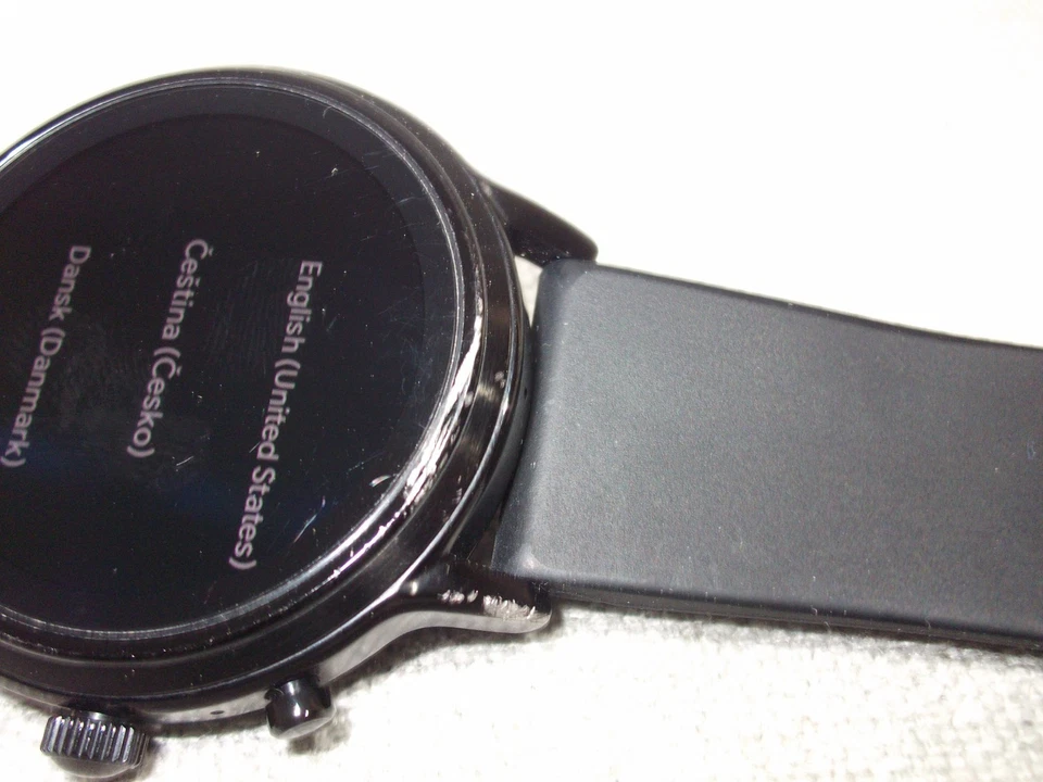 Fossil The Carlyle HR Gen 5 44mm Stainless Steel Case Men's Silicone Strap - Image 4 of 4