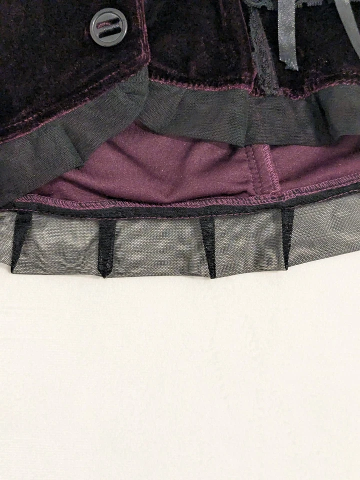 Moda Occidental Halloween Sexy Salón Niña Top L. Terciopelo Púrpura Borde Negro. Leer Foto 4 de 4