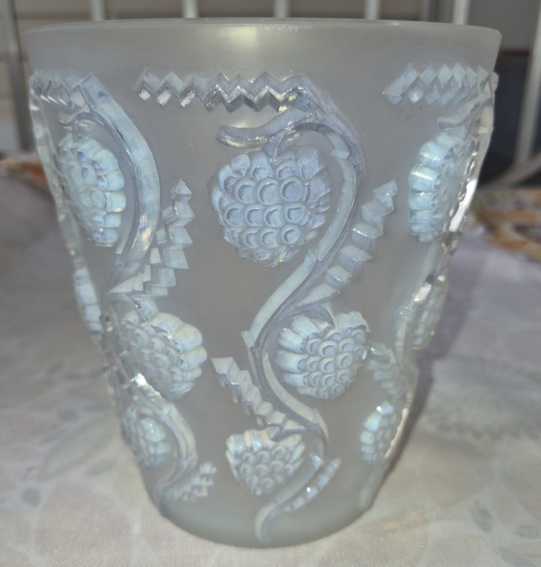 Signed Rene Lalique Vase Circa 1938 Muscat Grapes and Leaves AS IS 