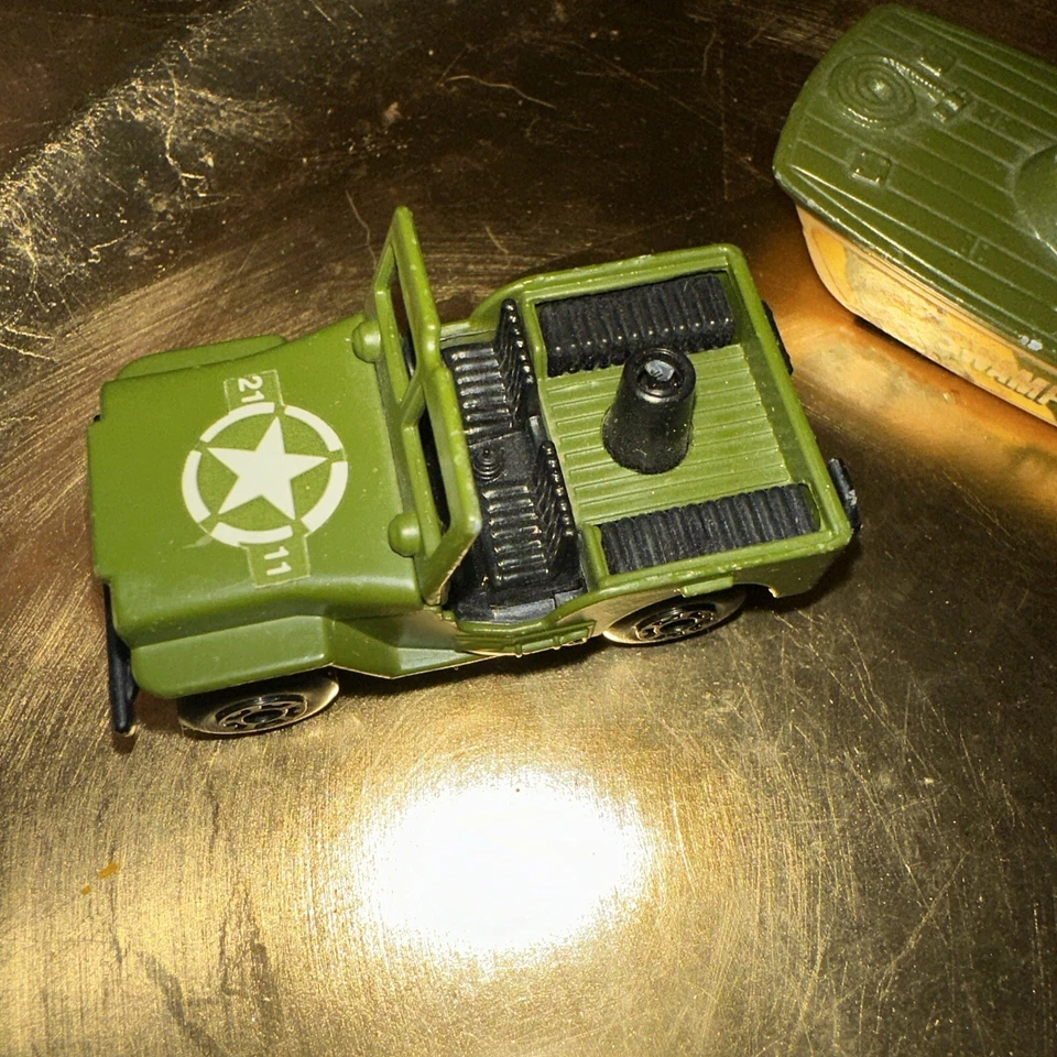 Matchbox Lesney 1976 No.38 Jeep, No 30 Swamp Rat, No 54 Personnel Carrier + 1 - Image 3 of 4
