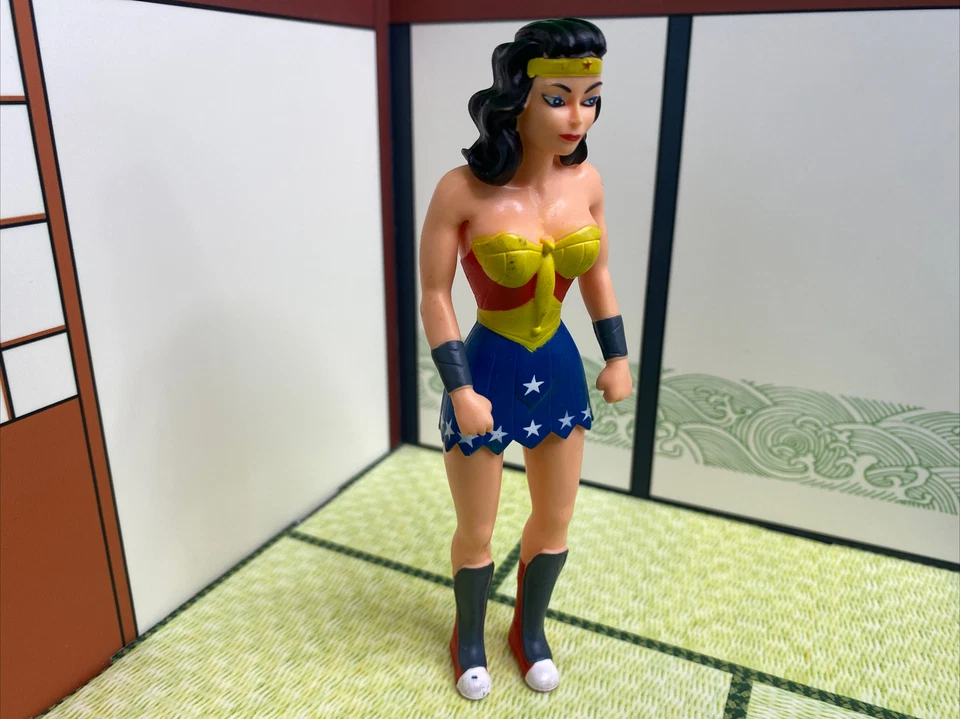 Figura de acción de juguete DC Comics Wonder Woman Posable de goma NJCroce S13 Foto 2 de 4