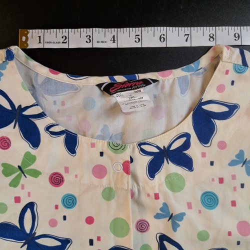 0799 - 2XL Sierra Scrubs White Colorful Butterfly Long Sleeve Button Up Top - Picture 11 of 17