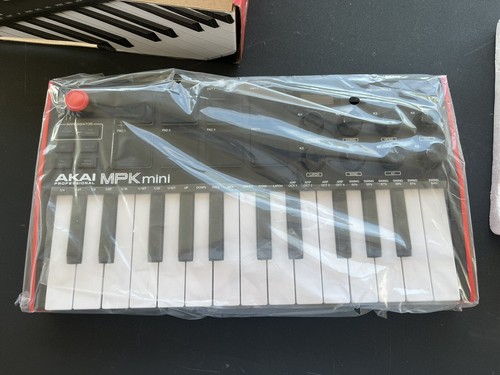 Akai Professional MPK Mini MIDI USB Controller Keyboard - Picture 4 of 7