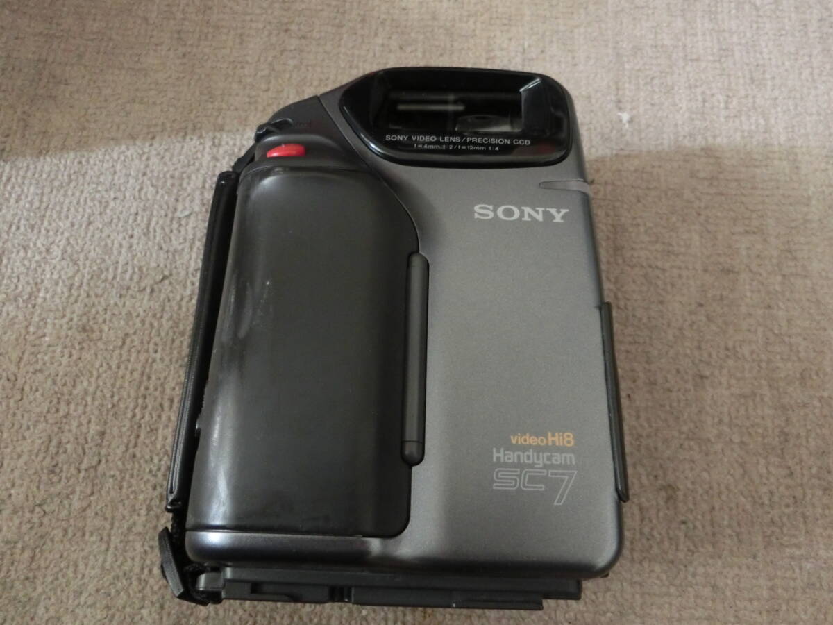 Sony CCD-SC7 Handycam Video Hi8 Camcorder w/ Charger Tested Sony CCD-SC7 Handycam Video Hi8 Camcorder w/ Charger Tested