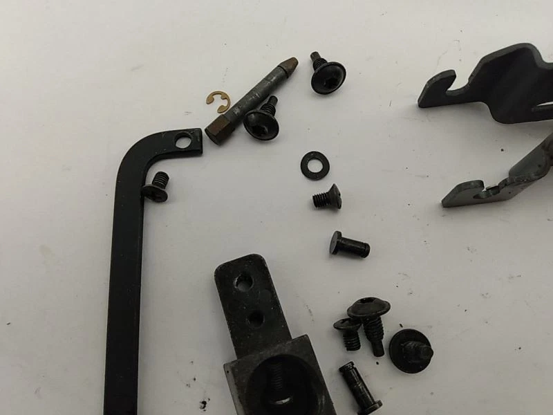 Conjunto de pestillo de arco delantero superior convertible Jaguar XK8 XKR 97 98 00 01 02 03 04 Foto 3 de 4