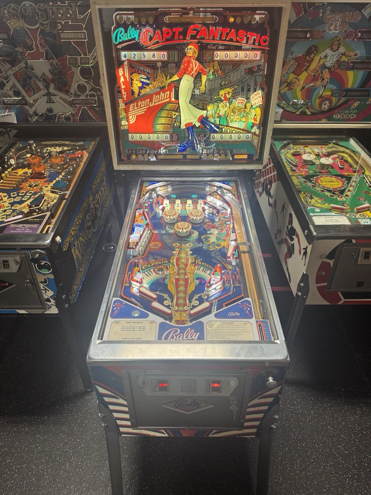 1976 CAPTAIN FANTASTIC AND THE BROWN DIRT COWBOY PINBALL MACHINE FULLY REFURBISH