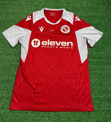 Reading FC Macron Ex Academy rotes T-Shirt | Erwachsene Herren kleines Fußball Set Oberteil