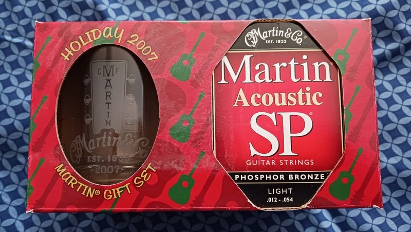 MARTIN GUITAR VINTAGE GIFT SETS - MINT - 2007 & 2009