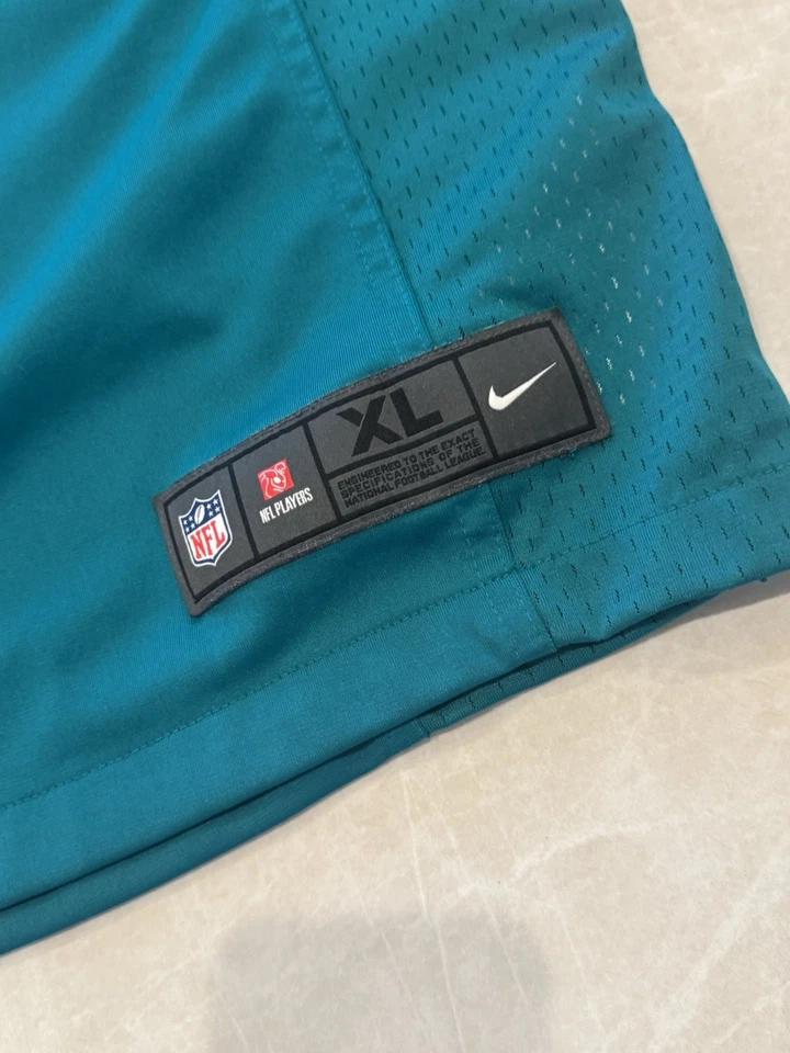 Camiseta oficial de la NFL Tua Tagovailoa Miami Dolphins de Nike (talla XL para hombre) Foto 4 de 4