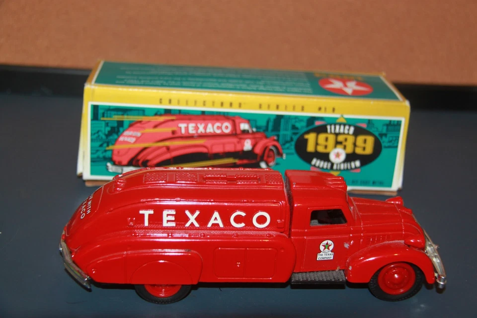 ERTL Texaco 1939 Dodge Airflow Die Cast Tanker Truck Coin Bank ~ NEW IN BOX - Image 4 of 4