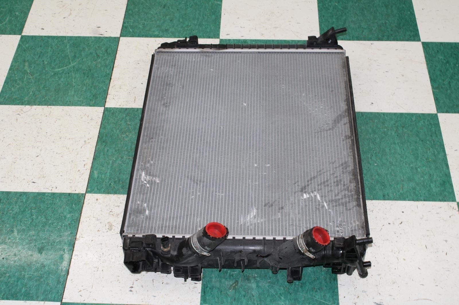 14-17 Ghibli 3.0L Twin Turbo OEM Engine Coolant Main Radiator Assembly Factory