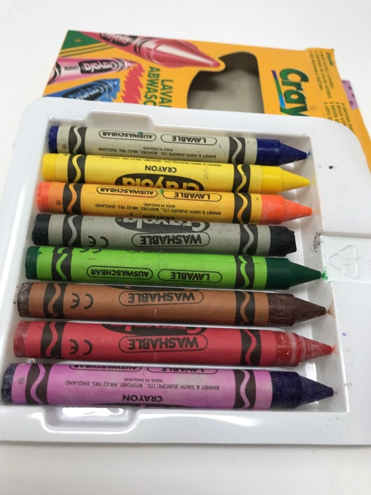 Crayola Crayons 8 Big Washable Crayons - One crayon is broken UK Box C202