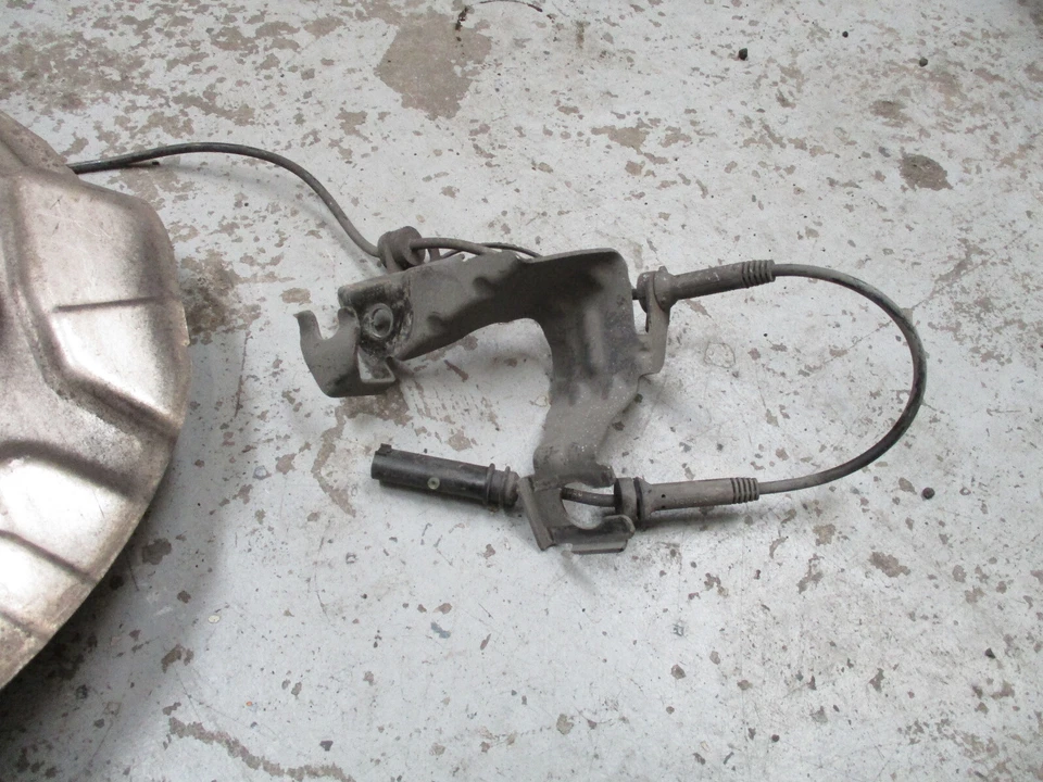 Cojinete de rueda de nudillo delantero derecho BMW 335xi GT 12-16 VDC Foto 2 de 4