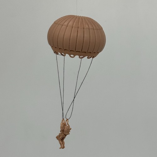 1/72 Scale Resin Model Parachuting Paratrooper Tabletop Unpainted Miniature - Picture 3 of 15