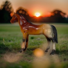 Vintage heavy-Plastic Model Toy Horse Figurine bay-style Made in Hong Kong 1975