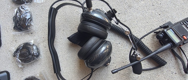 Baofeng UV-5R UHF/VHF 2-Pin Radio Headset Bundle w/ Boom Mic & Chargers