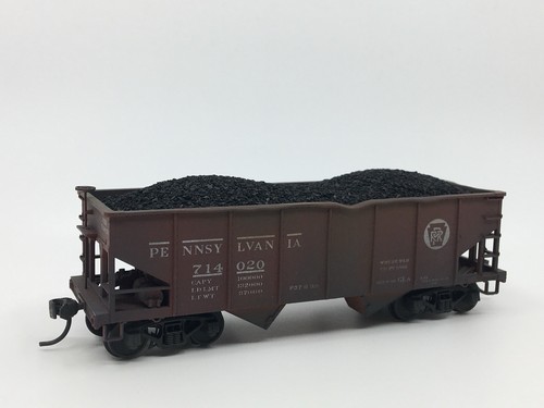HO Bowser Pennsylvania Railroad GLa 2 bahías vagón tolva de carbón PRR #714020 DESGASTADO | Zustand: Used