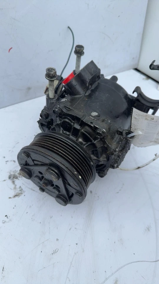 2001 Chrysler CHRYSLER SEBRING A/c Air Compressor - Image 3 of 4