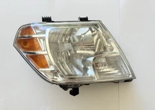 OEM Nissan Frontier Right Passenger Halogen Headlight Headlamp-Tab Missing