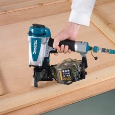 مقتنيات Makita Chiodatrice pneumatica