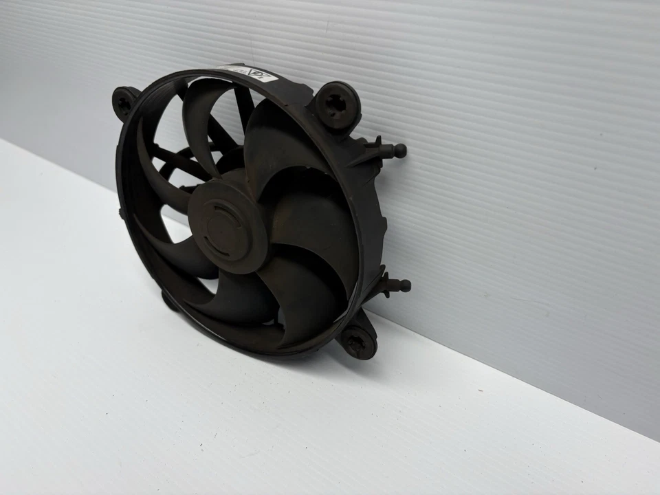 Ventilador de refrigeración del motor Porsche Cayman 2014 99162405005 14-16 Foto 3 de 4
