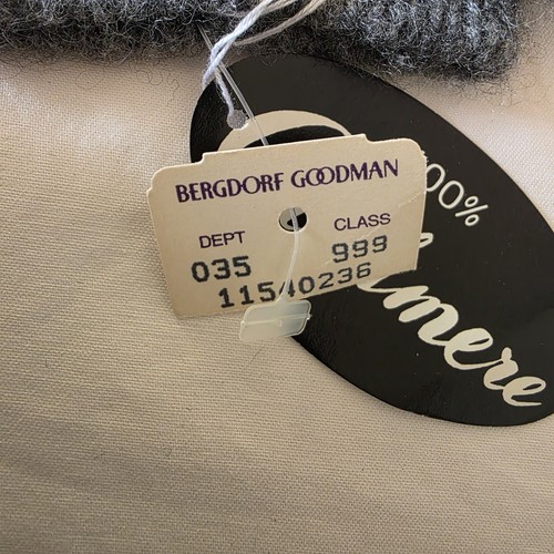 Bergdorf Goodman Damen 100% Kaschmir Handschuhe Grau One Size Neu mit Etikett Luxus Strick - Bild 3 von 8