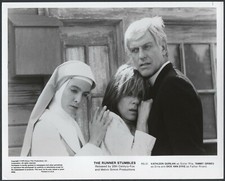 The Runner Stumbles ’79 NUN KATHLEEN QUINLAN TAMMY GRIMES PRIEST DICK VAN DYKE
