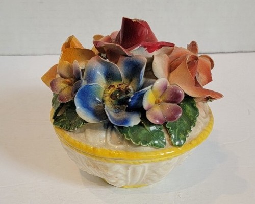 Vintage 50s Capodimonte Italy Porcelain Ceramic Bowl Delicate Floral Lid 3.5in - Picture 3 of 9