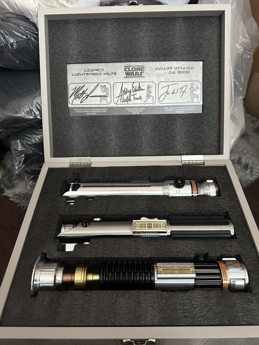 その他 The Clone Wars LIGHTSABER Hilt Set Star Wars: The Clone Wars LIGHTSABER Hilt Set – Limited