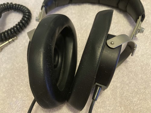 Beyer DT 48 25 OHMS New Old Stock Stereo 1/4 Inch Phone