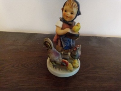 MI Hummel Feeding Time #199/1 Germany Goebel TMK 5  Figurine