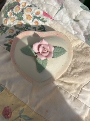 Vintage Ceramic Heart Shaped With 3D Rose Trinket Box 7 X 4 2-4-G