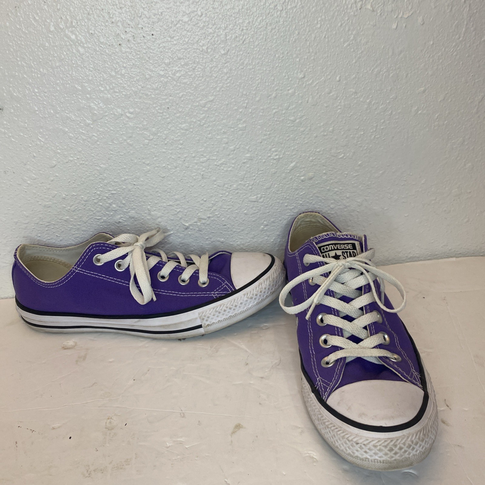 Converse All Star Men's 6.5 Women's 8.5 Flat Lace-Up Trainers Purple Shoes