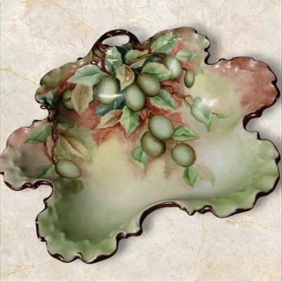 Rosenthal Monbijou F.M.S. Grapes Hand Painted Leaf Shaped Bowl 1891-1906 Antique