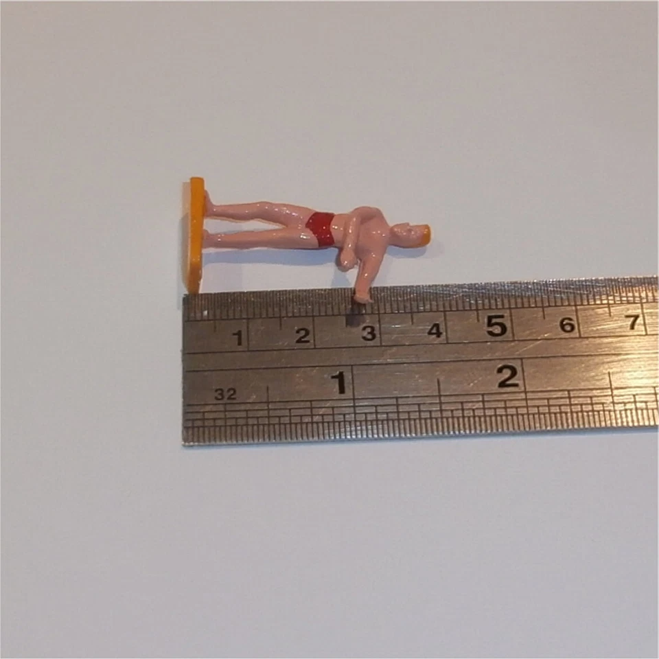 Corgi Toys  485 Morris Mini Van Countryman Surfer Guy - Image 3 of 4