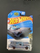 TV Series Batmobile 103/250 Hot Wheels 2025 HYX44 Batman 3/5 grey 1966 Classic