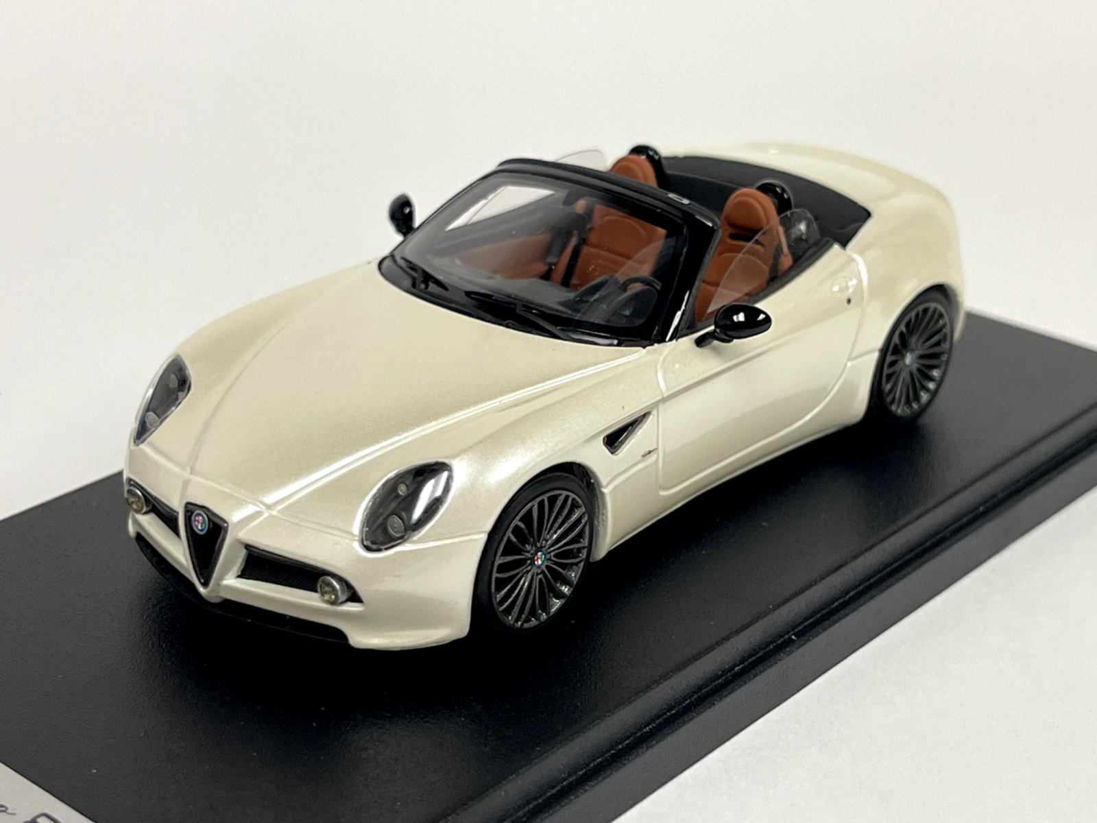 自動車 ALFA ROMEO 8C COMPETIZIONE LookSmart ALFA ROMEO 8C COMPETIZIONE LookSmart