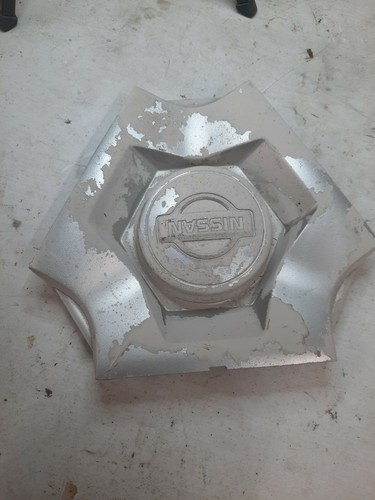 NISSAN PATHFINDER HARDBODY PICKUP FRONT WHEEL CENTER CAP