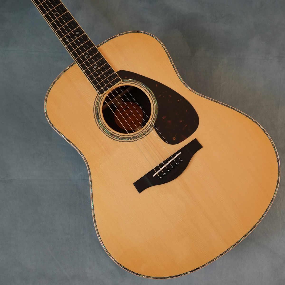 Yamaha Acoustic Guitar LL16D ARE Natural With Passive Type Pickup