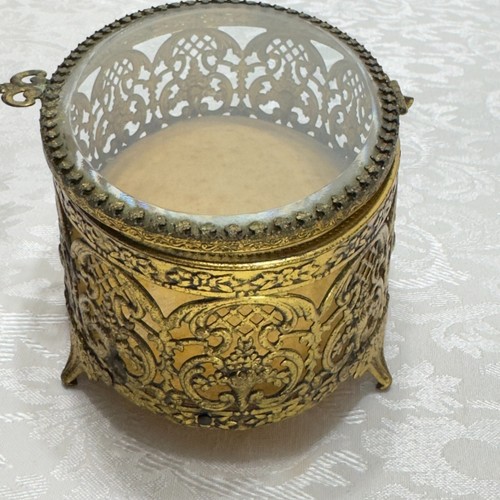 Vintage Footed Gold Filigree Ormolu Trinket Box Large Oval Beveled Glass 7" READ - Picture 4 of 13