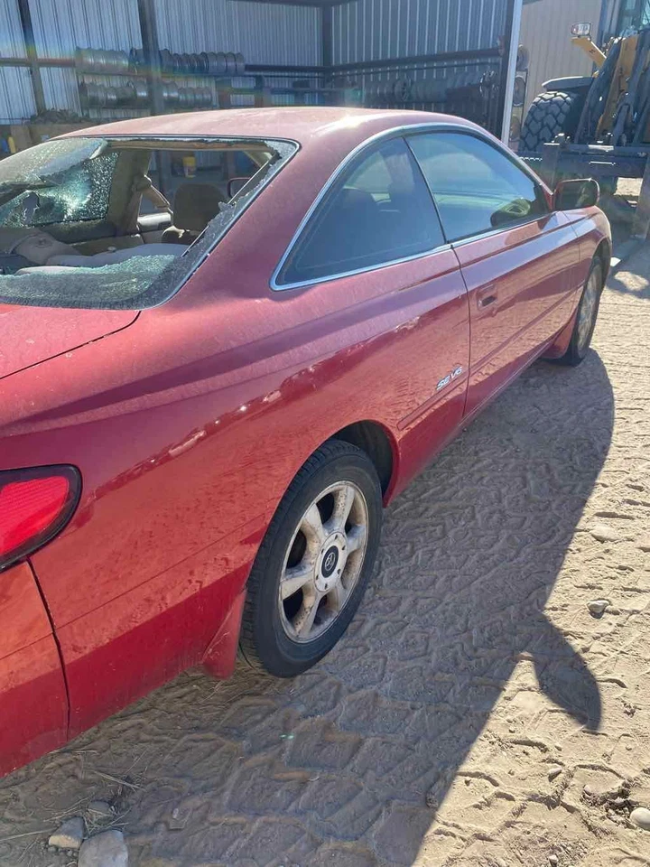 Used Front Right Door Assembly Front fits: 2000 Toyota Solara Front Right Grade - Imagem 2 de 4