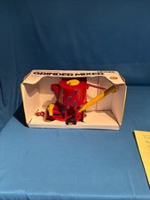 1/16 Scale Diecast Ertl 1986 NEW HOLLAND Grinder-Mixer #323 with Mixing Action
