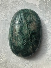 Seltener Carving Smaragd 550 Ct