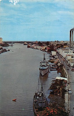 Republica Dominicana - SANTO DOMINGO - Muelle sobre el Rio Ozama - Ed. Libreria