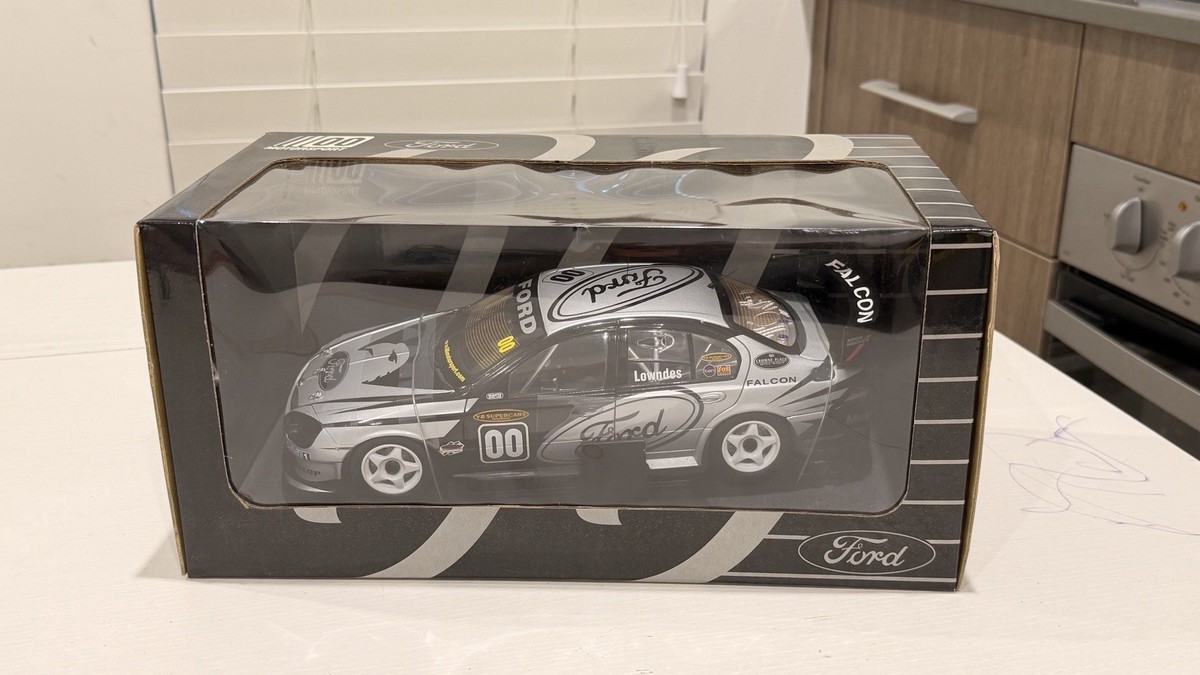 1:18 CRAIG LOWNDES' 2002 FORD AU FALCON “GREEN EYED MONSTER Biante