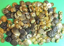 (150) VINTAGE TO NEW 1/2"-1&1/4" GOLD PLASTIC SHANK & 4-HOLE CRAFT BUTTONS-A10