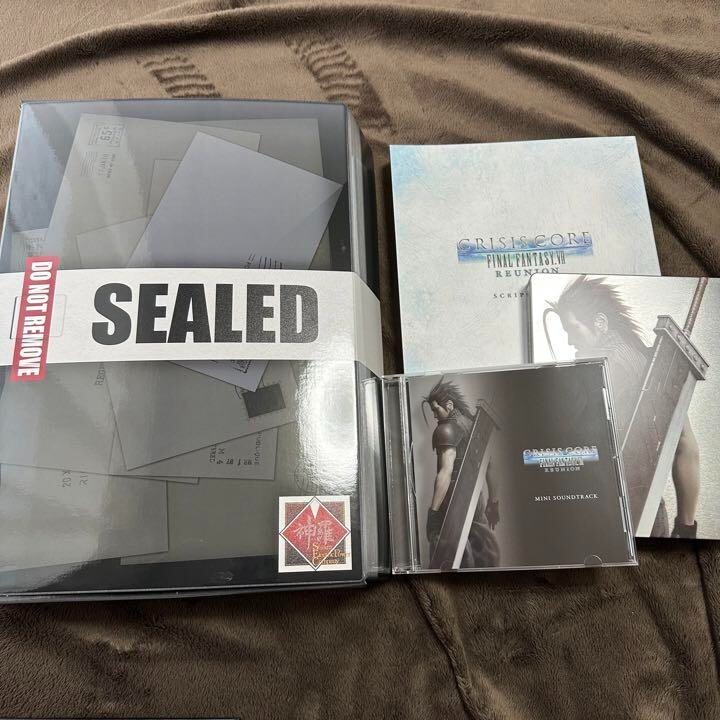 Crisis Core Final Fantasy VII Reunion Collector's Edition e-STORE